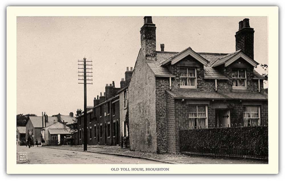 Toll Bar Cafe in Broughton, Preston